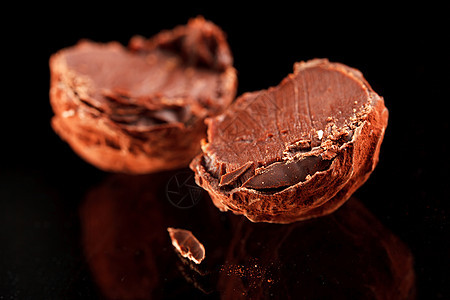 巧克力松露复数食品圆形奶油糕点糖果甜点展示可可灰尘图片
