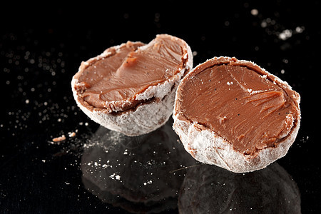 巧克力松露圆形糖果甜点食物复数团体展示粉末香草可可图片