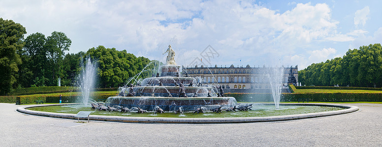 路德维希斯王皇宫的不老泉图片