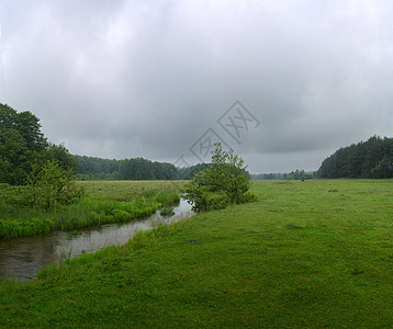 绿河打印利益娱乐场地灌木丛摄影悬崖积雨文化场景图片