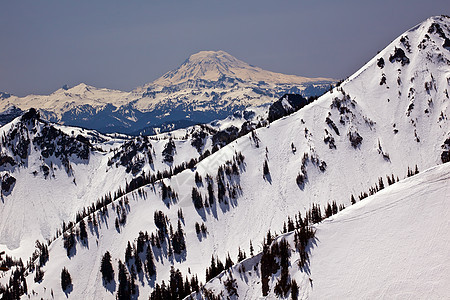 圣亚当斯雪山和海脊线雪山高山旅行远景冰川顶峰岩石山脉公吨脊线图片