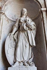 红烧老鹅女人和鹅雕像背景