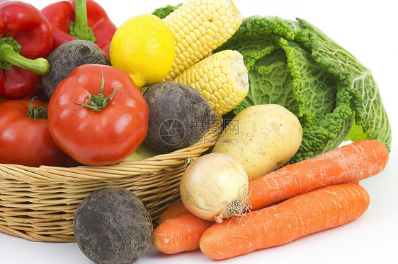 新鲜蔬菜水果土豆篮子午餐辣椒叶子玉米食物香肠生长图片