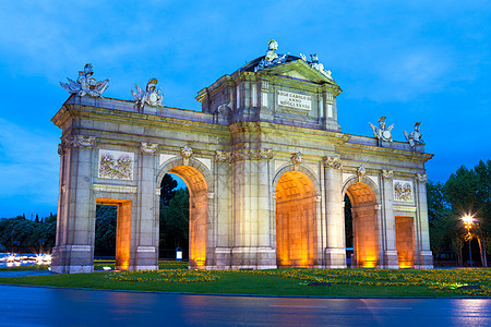 西班牙马德里时光天空历史性地标遗产蓝色纪念碑历史橙子建筑图片
