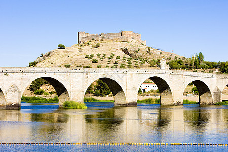西班牙埃斯特雷马杜拉巴达霍兹省麦德林防御建筑物堡垒历史历史性工事旅行桥梁建筑景点图片