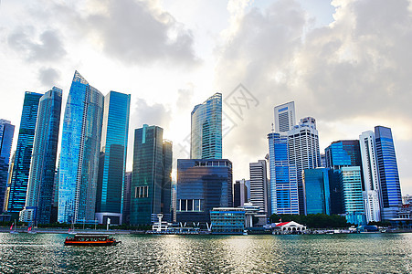 现代新加坡海岸全景办公室景观射线码头港口地标财富建筑图片