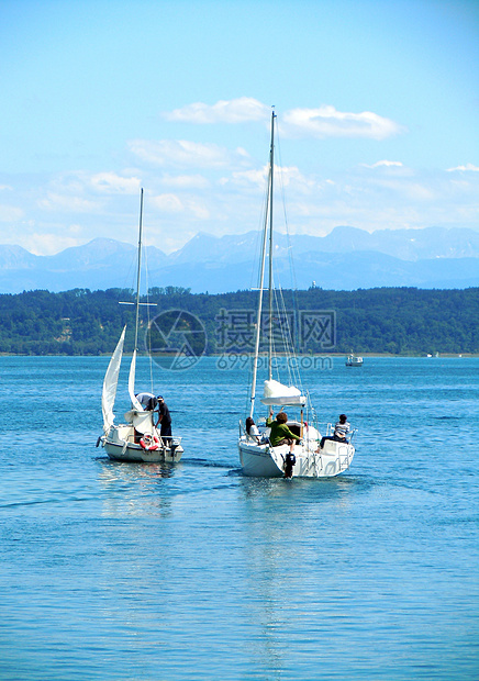 瑞士Neuchatel湖图片