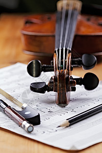 老小提琴艺术风格乐器剧场文艺活动概念古典音乐古董想法图片