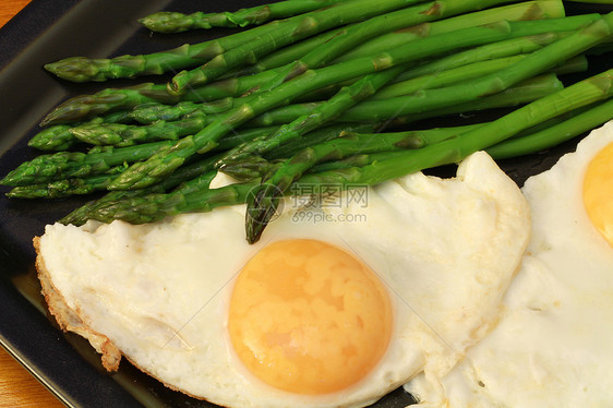 鸡蛋和有paragus的卵味道龙虾主菜盘子餐厅食物晚餐午餐美食海鲜图片