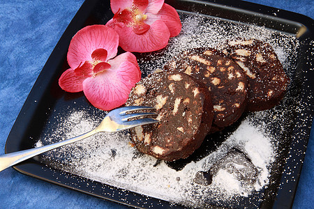 巧克力蛋糕坚果炊具推介会烤箱营养品容量厨房餐饮盘子菜单图片