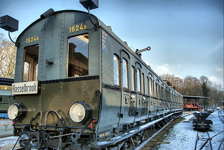 旧废旧铁路列车历史蒸汽机火车车轮货场驱动杆旅客轨道壁板图片