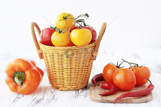 番茄背景活力桌子蔬菜木板白色黄色花园橙子乡村图片