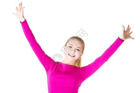 欢快的快乐女人 举起手来微笑员工手臂成人欢呼企业家庆典胜利女性成功图片