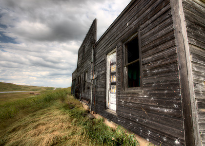 加拿大萨斯喀彻温省废弃农场窗户木头乡愁谷仓农业国家古董窝棚环境天空图片