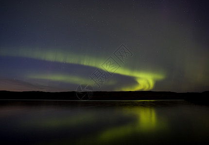 北极光冒险蓝色北极星磁层星星天空释放天文学旅行气氛图片
