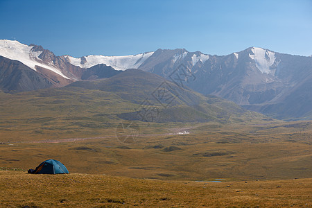 Altai山脉 美丽的高地景观 蒙古旅行顶峰旅游荒野岩石天空风景高原爬坡大雪图片