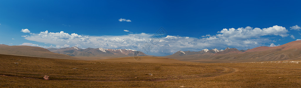 Altai山脉 美丽的高地景观 蒙古岩石天空高山荒野地形场景环境山脉爬坡大雪图片