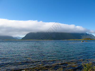 挪威景观挪威休闲太阳农村游客晴天自由岩石海岸峡湾风景图片