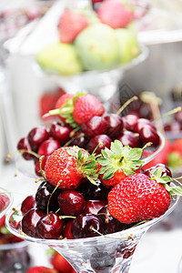 水果甜点覆盆子盘子美食小吃白色饮食食物红色玻璃浆果图片