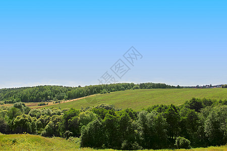 美丽的夏季风景天气场地全景天空爬坡环境地平线草地蓝色国家图片