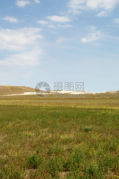 克里米亚夏天的草原土地植物阳光太阳孤独天气花朵平原丘陵天空图片