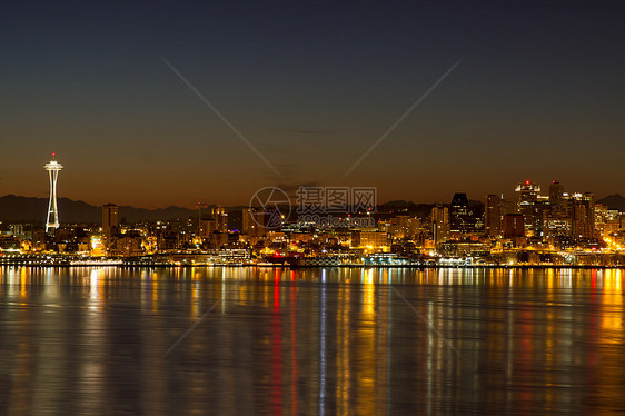 西雅图市下城天线黎明反射图片
