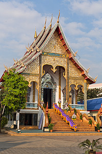 进入泰国寺庙图片