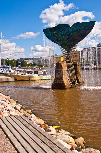 图尔库港长廊游艇码头雕塑港口景观城市喷泉纪念碑帆船图片