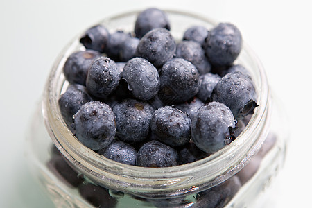 新鲜的蓝莓小吃浆果维生素水果美味甜点早餐食物图片