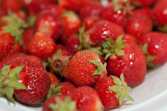 新鲜草莓水果甜点维生素浆果食物美味早餐小吃图片