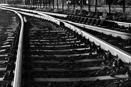 旧铁轨黑白照片图片