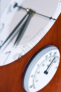 时钟和温度计图片