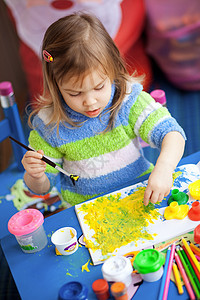 少女绘画孩子婴儿画家艺术家插图童年女性专注教育学习图片