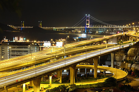 夜间搭桥和铺桥天空旅行蓝色驾驶时间场景速度运输景观痕迹图片