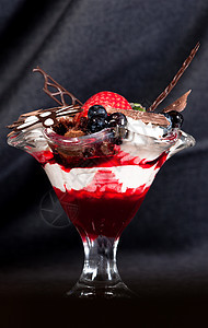 美味的冰淇淋杯生活玻璃巧克力食物宏观小吃杯子美食盘子香草图片