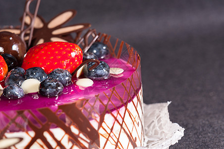 特写美味的甜点食物蓝色浆果餐厅生日美食糕点巧克力蛋糕糖果图片