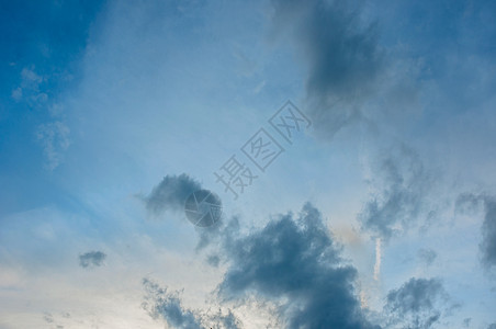 蓝色天空云云蓝太阳柔软度天堂白色自由气候环境场景阳光气象图片