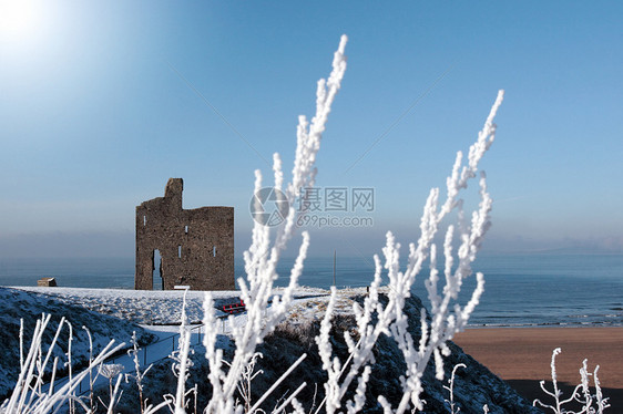 积雪中芭蕾圆形城堡的季节性景象图片