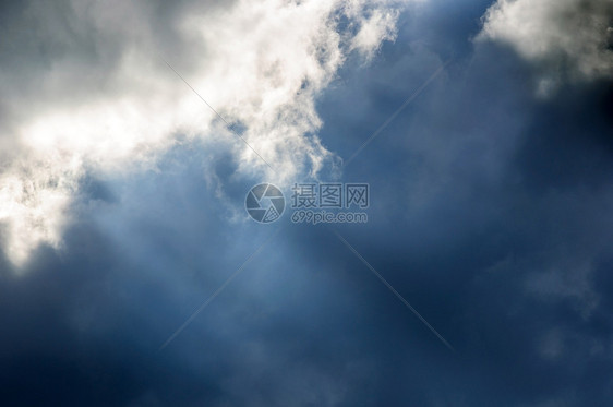 蓝蓝天空白色天堂风景晴天环境阳光太阳气候蓝色场景图片