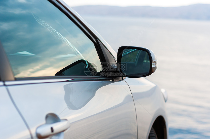 户外汽车停车旅行镜子白色反射车辆玻璃蓝色运输发动机奢华图片
