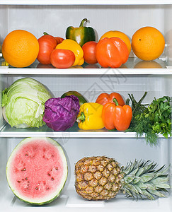 充满健康饮食的冷冻冰箱图片