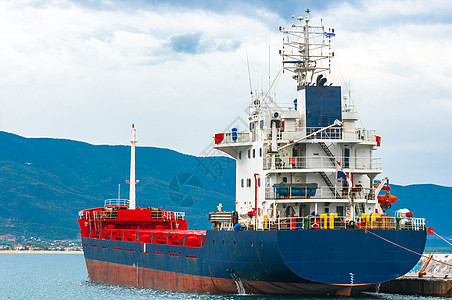 水上大型货轮贸易油船货物载体出口经济港口货运进口商品图片