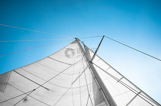 帆船航行娱乐运输天空纺织品自由航程海洋运动游艇蓝色图片