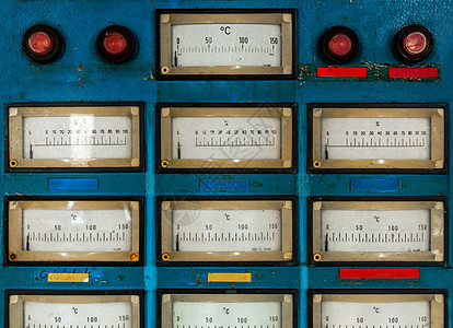 旧实验室控制面板工作工程电气按钮控制板测量实验电子产品工具木板图片