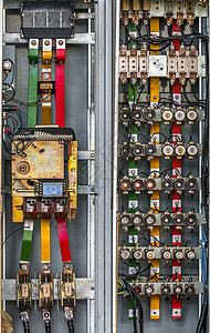 墙上的工业引信箱高压电缆导管技术安全危险插头电路活力控制板图片