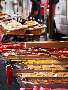 市场地点城市贸易商购物中心贸易杂货店生产水果街道人行道图片