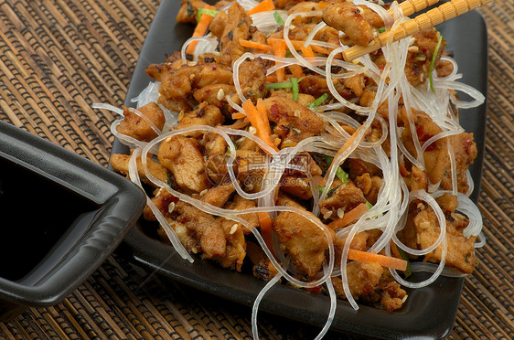 照烧鸡肉饮食草席照烧蔬菜午餐筷子健康饮食芝麻晚餐酱油图片