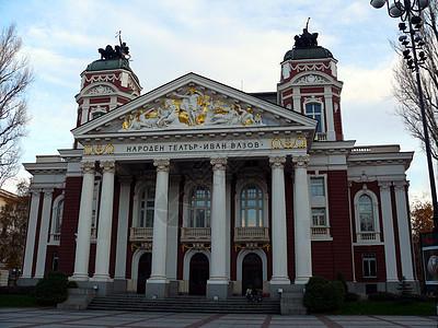 Ivan Vazov 国家剧院 保加利亚索非亚天空艺术场景建筑学城市圆柱形红色入口首都石头图片