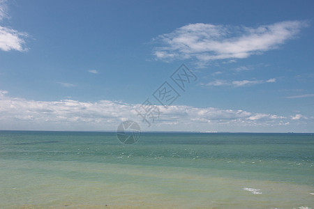 从法国极光海岸的海景太阳鼻子波浪黑鼻子反思沙滩悬崖图片