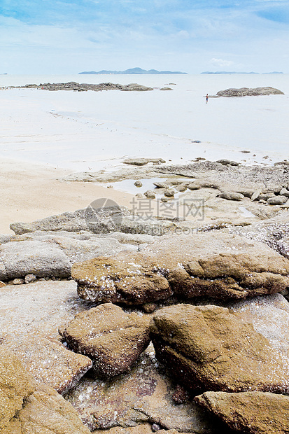 海滩 岩石地区和海洋野生动物风景日落荒野正方形蓝色地平线场景热带天空图片